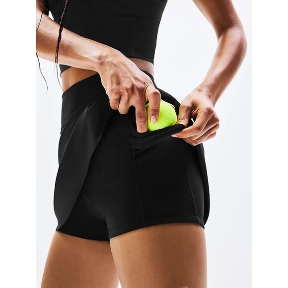 ATHLETA Ace Tennis 13.5" Skort Sz Medium In Black - Picture 1 of 9